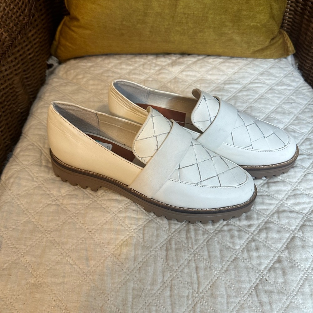 Dolce Vida classic white loafer NWOT